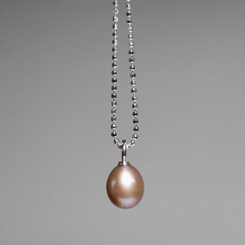 Tear Drop Solitaire Pearl Pendant in Rose